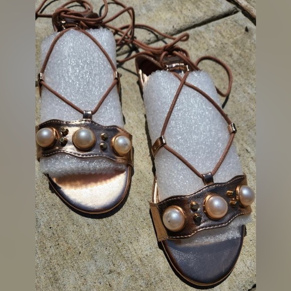 Cape Robbin Metallic Rose-Gold Gladiator Sandals - Picture 3 of 12